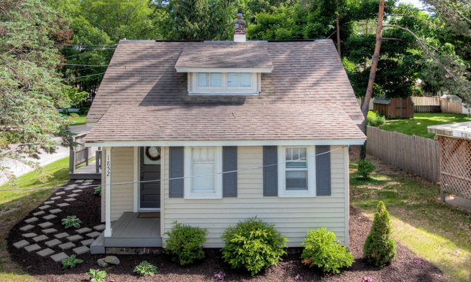 Macatawa Cabaña | Lofted Cottage w/ Lake Views & Pets Welcome