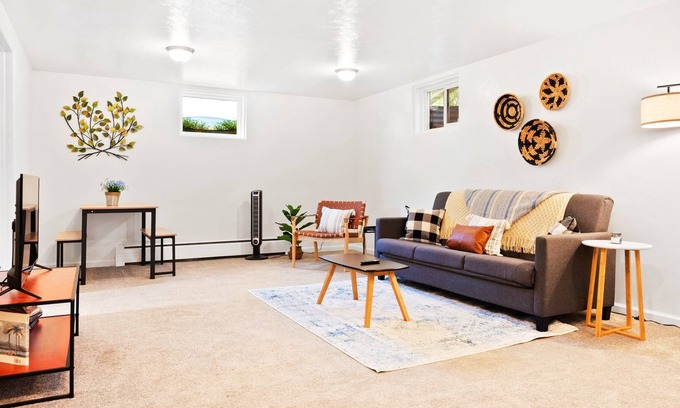 Sunnyside Apartamento | Loftium | Charming 2 BR Guest Suite In Sunnyside