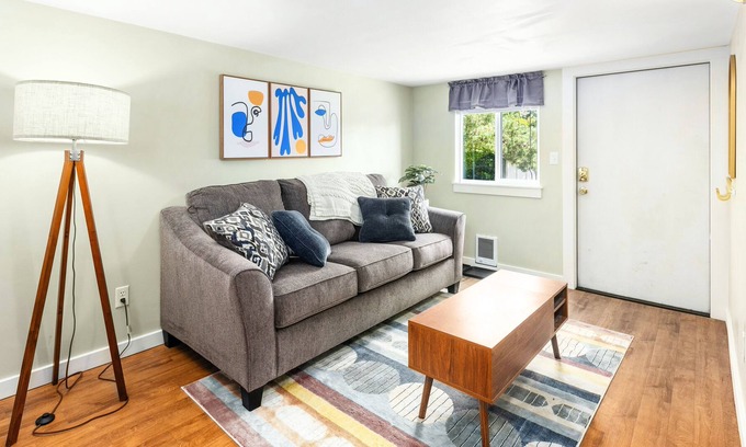 Southeast Magnolia Apartamento | Loftium | Fabulous & Chic Guest Suite in Magnolia!