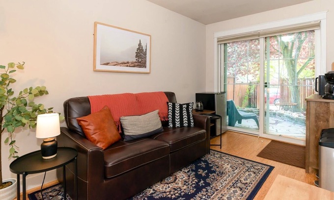 Magnolia Apartamento | Loftium | Unbeatable Magnolia Suite In the Heart of it all!
