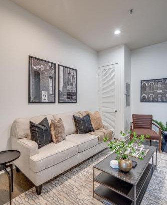 Midtown Casa | Lofts At 30th - Modern Life - Mins To Broadway