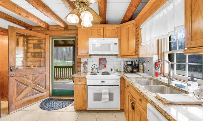 Mayhew Cabina | Log Cabin, 2-Story Dock, Mile Long Lake View!