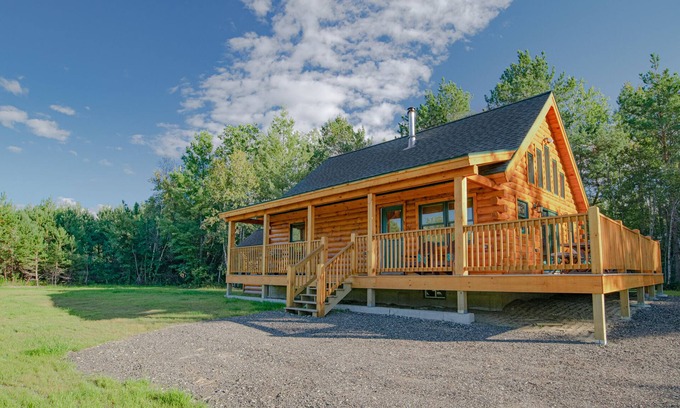 Twin Mountain Cabina | Nuevo acogedor, Coventry Log Cabin. Casa de 3 habitaciones y 2 baños, capacidad para 6