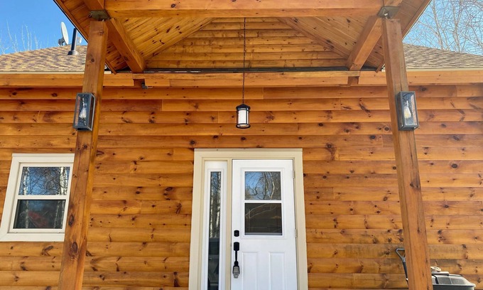 Wentworth Chalet De Esquí | Log Cabin across from ski Wentworth, with outdoor fire pit and BBQ