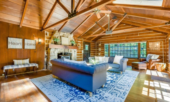 Redwood City Casa | Log-Cabin Home Retreat - Walk to Restaurants, Trails, Hiking & Biking