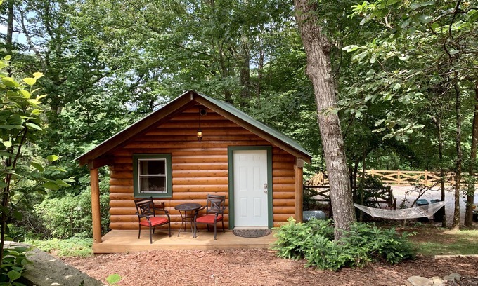 Dahlonega Cabina | Log Cabin in North Georgia Mountains