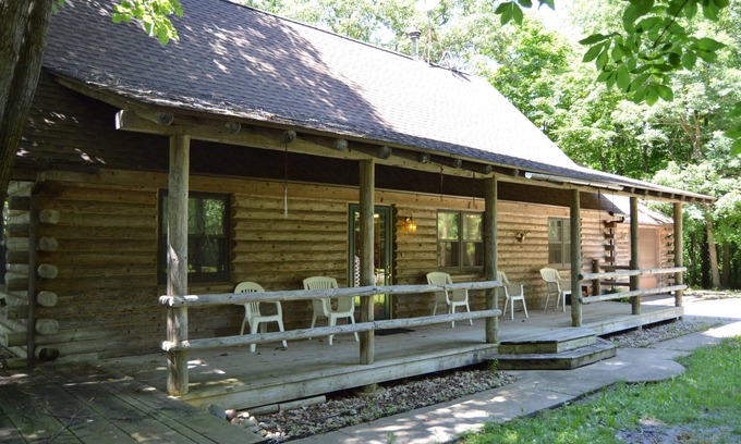 Marseilles Cabina | Caba de madera en 25 acres
