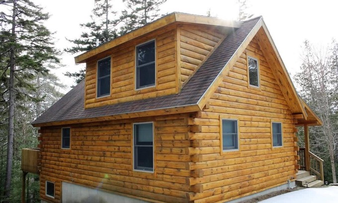 Sullivan Casa | Log Cabin on Saltwater Cove