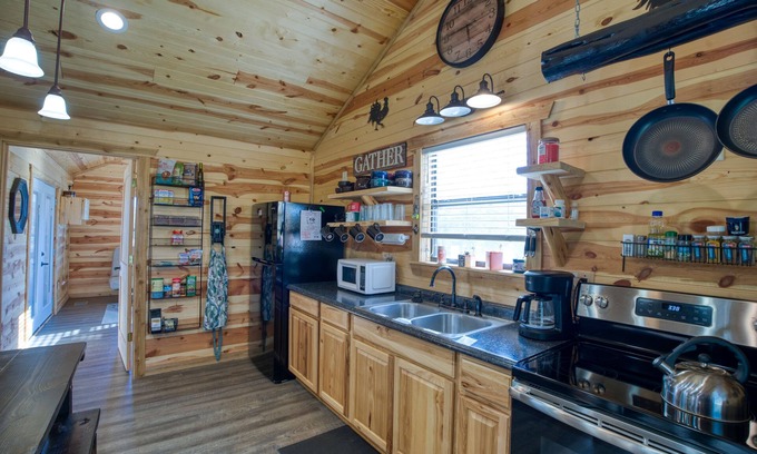 Llano Cabina | Log cabin on the river