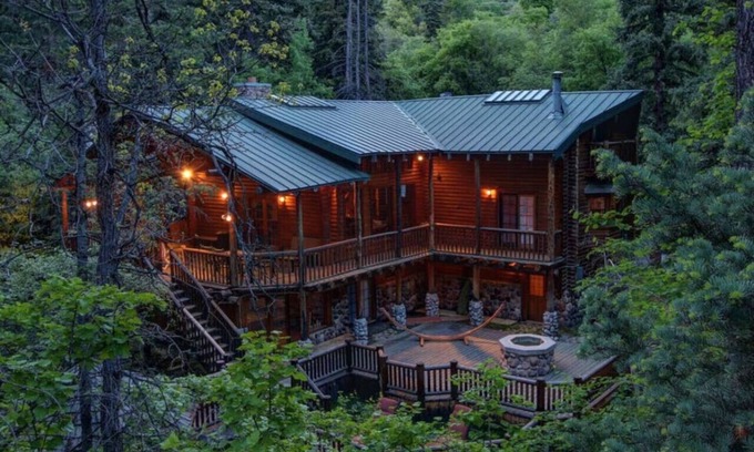 Sundance Cabina | Impresionante cabaña de troncos: perfecta para retiros, reuniones familiares y reuniones grupales