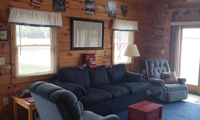 Morgan Casa | Log Cabin Vacation Rental