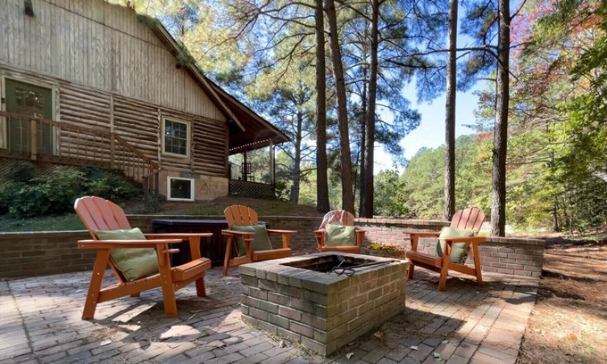 St. Michaels Cabina | St Michaels Retreat, Log Cabin, Family & Pet-Friendly