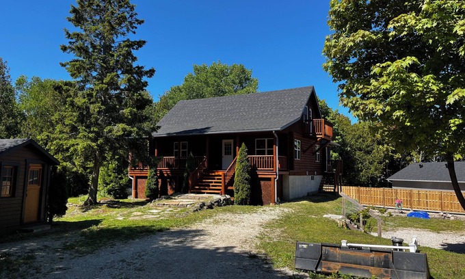 Tobermory Cabaña | Log Cottage- 43 Head St