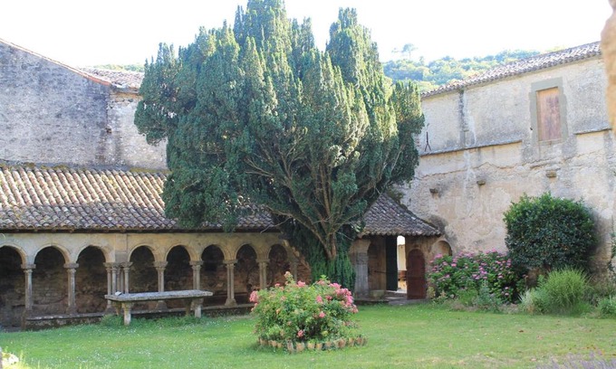 Saint-Martin-le-Vieil Casa | logement au sein d une abbaye cistercienne