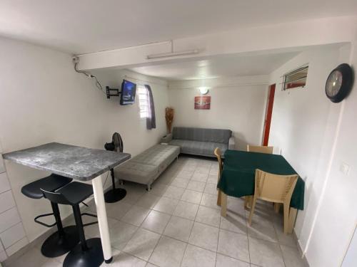Petit-Canal Apartamento | Logement de 40m2 avec terrasse, moderne et équipé