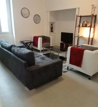 Montceau-les-Mines Apartamento | Logement spacieux et lumineux