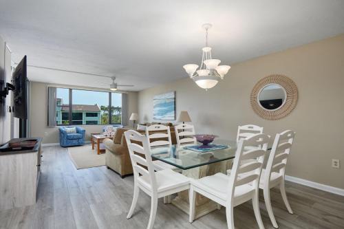 Sanibel Casa | Loggerhead 543 - Gorgeous Beachfront Residence at Loggerhead Cay