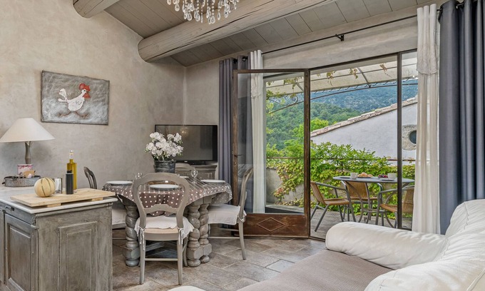 Oppede Condominio | Loggia 7 Cyprès | Résidence Les Petitons