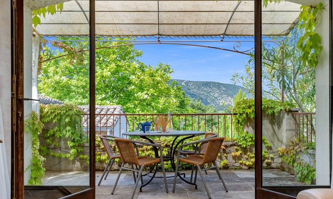 Oppede Condominio | Loggia 8 Laurier | Résidence Les Petitons