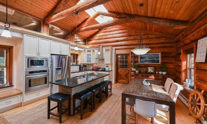 Hatzic Cabina | Loghouse holiday beautiful serenity Journey，4bedrooms