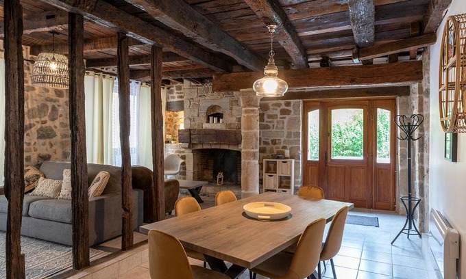 Beaulieu-sur-Dordogne Apartamento | Logis face à l'Abbatiale