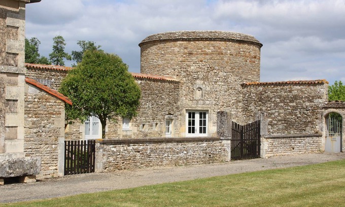 Paizay-Naudouin-Embourie Casa | Alojamiento dentro del recinto del Castillo (Paquete Fin de Semana)