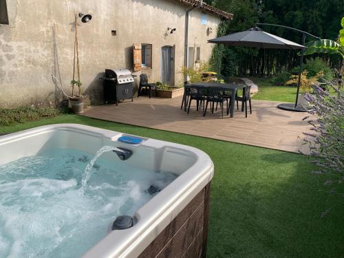 Genebrieres Casa | Logis Groly gîte avec spa en campagne proche Montauban