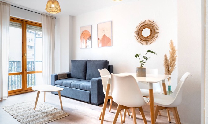 Parque de Roma Apartamento | LOIRA BERDUSAN: Confort moderno cerca del AVE