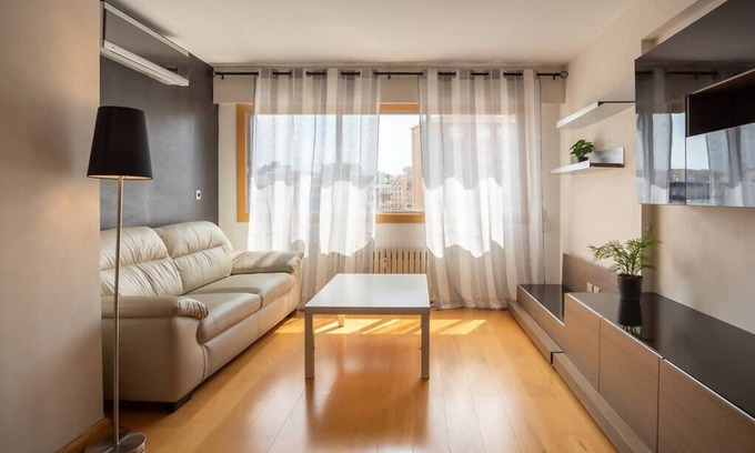 Parque de Roma Apartamento | LOIRA PARQUE ROMA: Luminoso y Cómodo en Delicias