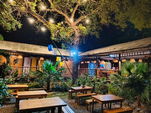 Puerto Princesa City Centre Casa | Lokal Hut Bed and Breakfast