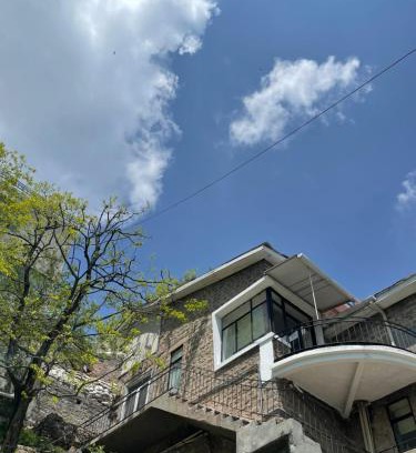 Murree Hotel | LOKAL Rooms x Murree Kashmir Point