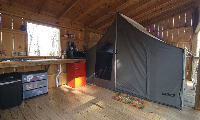 Pikeville Cabina | Loki's Lair - Cozy cabin in serene Pikeville with WiFi access