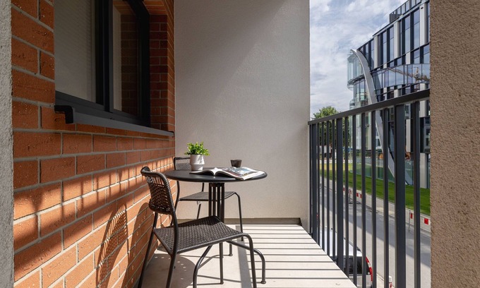Podgorze Apartamento | Lokum Salsa Apartment Cracow by Renters