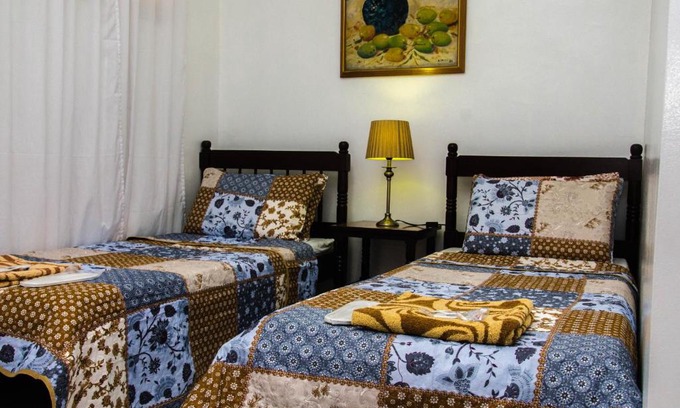 Puerto Princesa City Centre Hotel | Lola Itang Pension House