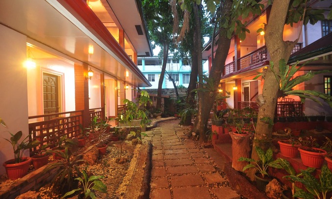 Puerto Princesa City Centre Hotel | Lola Itang Pension