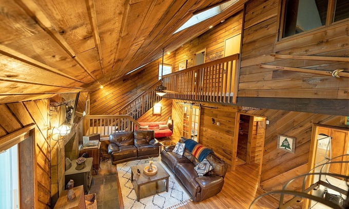 Zigzag Cabina | Lolo lodge-Hot tub, trail to river, fast wifi