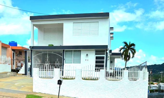 Tomas de Castro Casa | Lomita Linda just minutes from San Juan and Central to all Puerto Rico