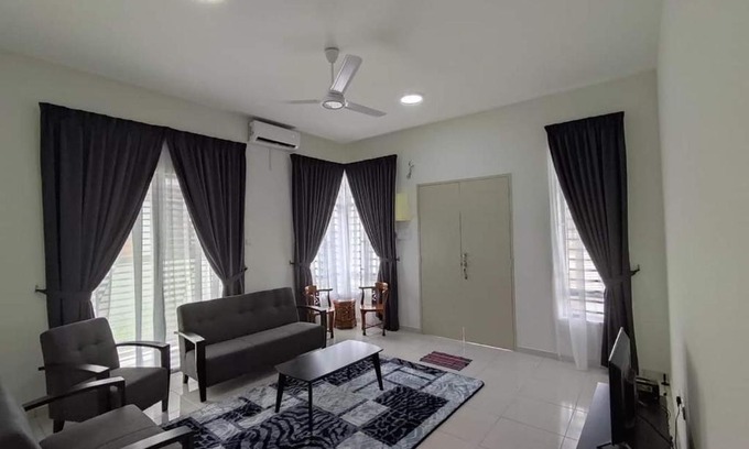 Jasin Casa | LOMPOI HOMESTAY Islam Guest