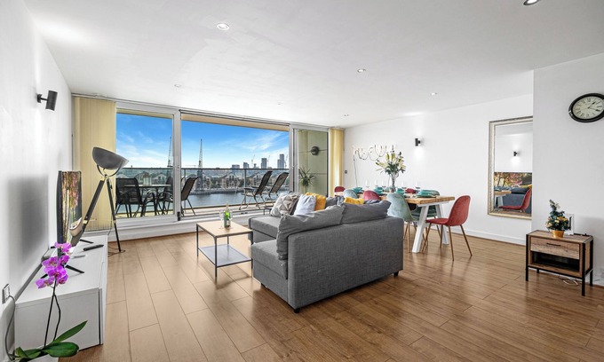 Docklands Apartamento | LONDON EXCEL MARINA DELIGHT- Chic 2-Bedroom with Panoramic Water View.