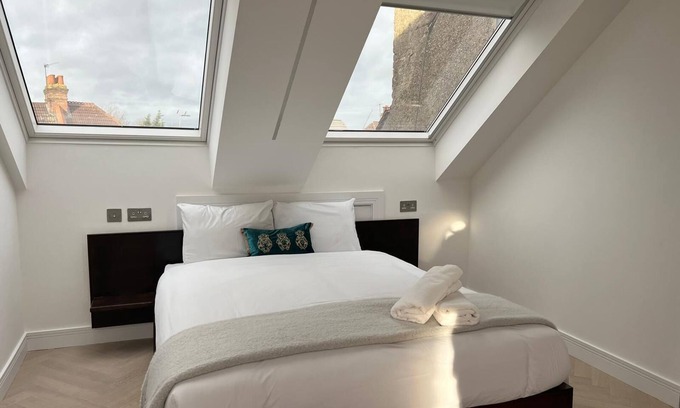 Harrow Casa | London House with 5 Very Large Ensuite Bedrooms, Excellent Location