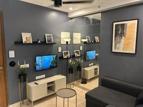Thane West Apartamento | London Studio @hiranandani thane