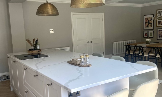 Southgate Casa | London Suburb Lux Home From Home - Walking Distance From Piccadilly Tube