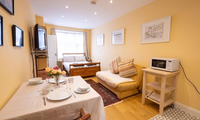 Edgware Apartamento | London VEGETARIAN Smoke & Pet Free En-suite with EV parking