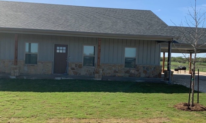 Dublin Casa | Lone Oak Place with Horse Stalls