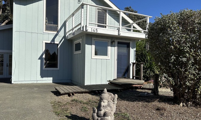Sebastopol Casa | Lone Oak, Wonderful setting minutes from downtown Sebastopol