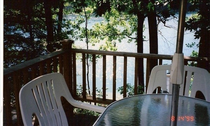 Lake Ann Cabaña | Lone Pine Cottage 1 dormitorio frente al lago en Bryan Lake