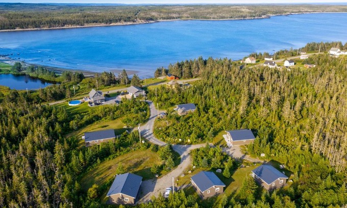 New Harbour Complejo | Lonely Rock Seaside Bungalows
