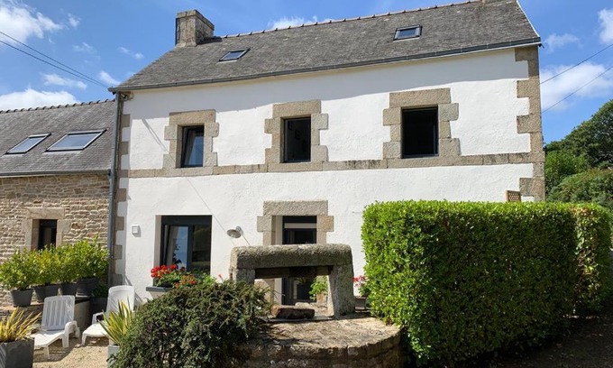 Leuhan Casa | longère de kervéguen ARGOAT