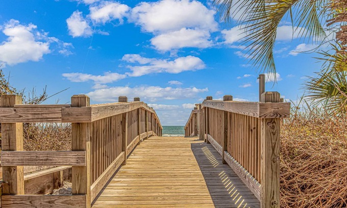 Myrtle Beach Condominio | Long Bay Dunes by Elliott Beach Rentals