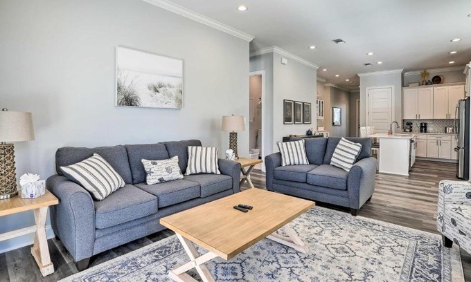 Long Beach Casa | Long Beach Getaway with Decks and Ocean Views!